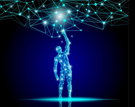Na plavom snopu svetlosti stoji figura energetskog tela cove sa ispruzenom rukom ka energetskoj mrezi iznad glave
