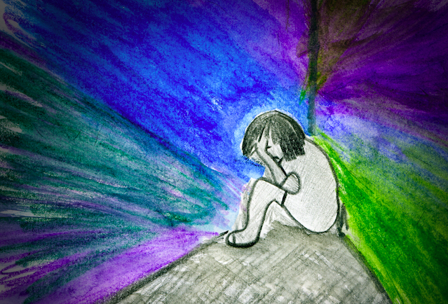 Uplaseno dete koje rukama zaklanja lice sedi u cošku sa sivim podom i ljubicasto plavo zelenim zidovima